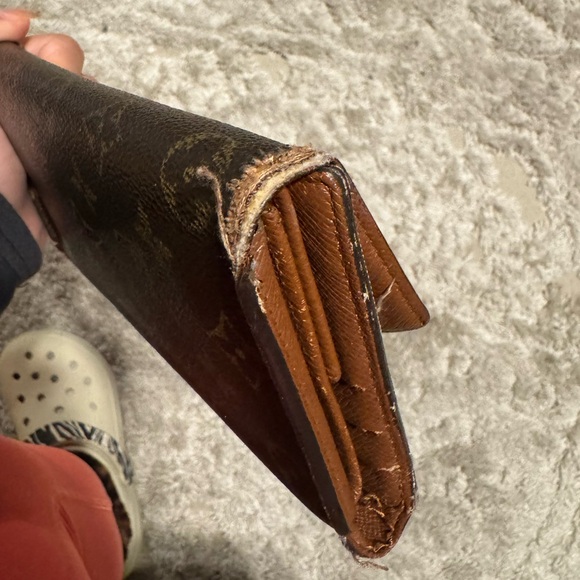 Louis Vuitton Monogram Wallet - Picture 12 of 12